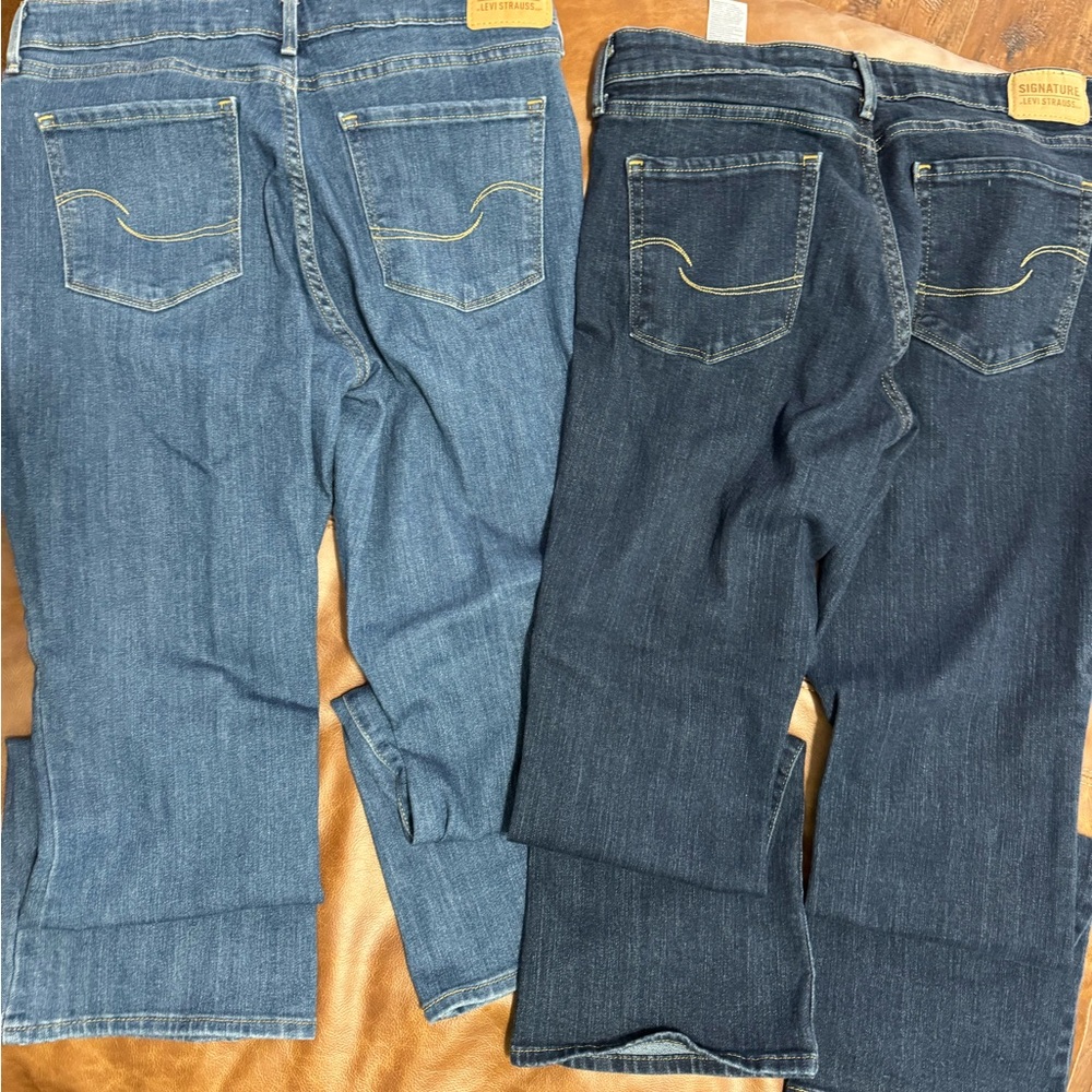 Signature by Levi Strauss Women's Boot Leg Jeans - Light and Dark Blue - Picture 2 of 5